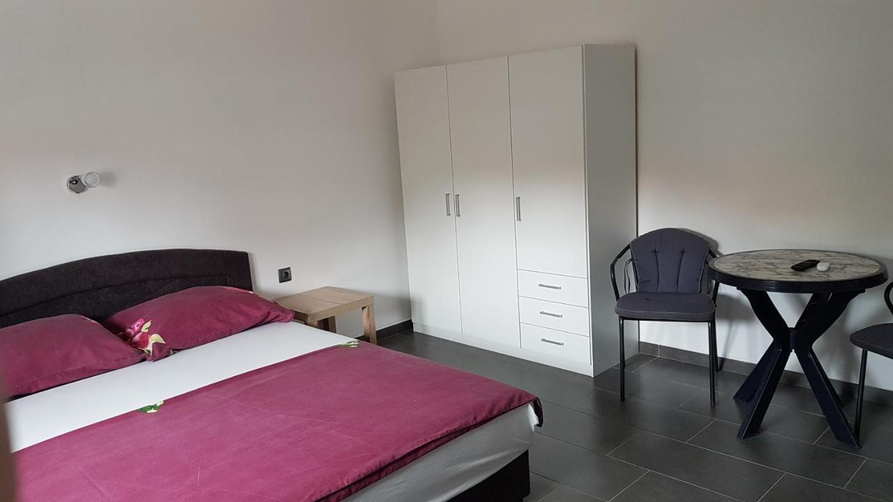 Apartments Star With Pool Biograd Na Moru Bagian luar foto